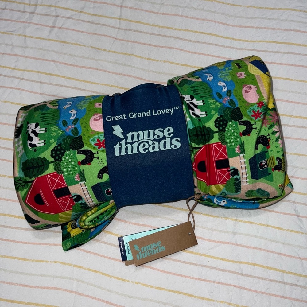 NWT Bamboo 50x70 Blanket